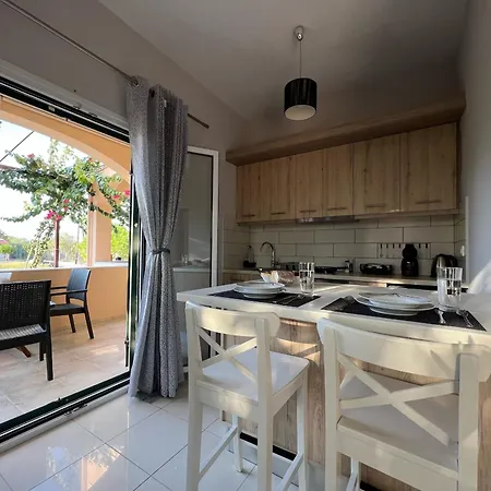 Dimitra 2 - Seaside Lägenhet Lefkimmi (Corfu)