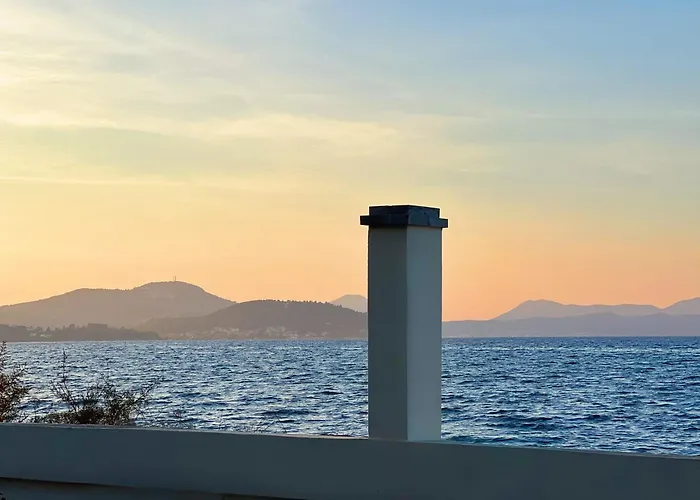 Dimitra 2 - Seaside شقة ليفكيمي